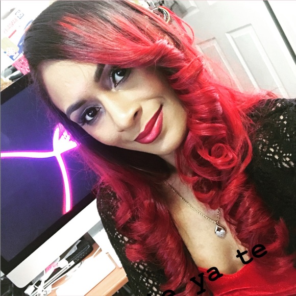 Meet your Posher, Andrea - Picture 2 of 5